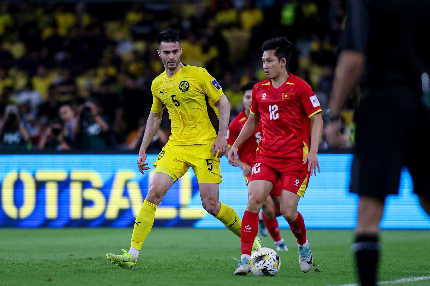 Đội tuyển Việt Nam thua 0-4 trên sân Malaysia