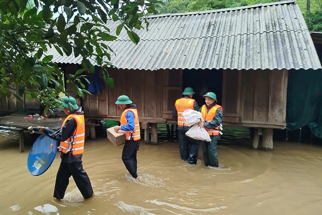 Di dời khẩn cấp 52 người trước tình hình mưa lũ phức tạp