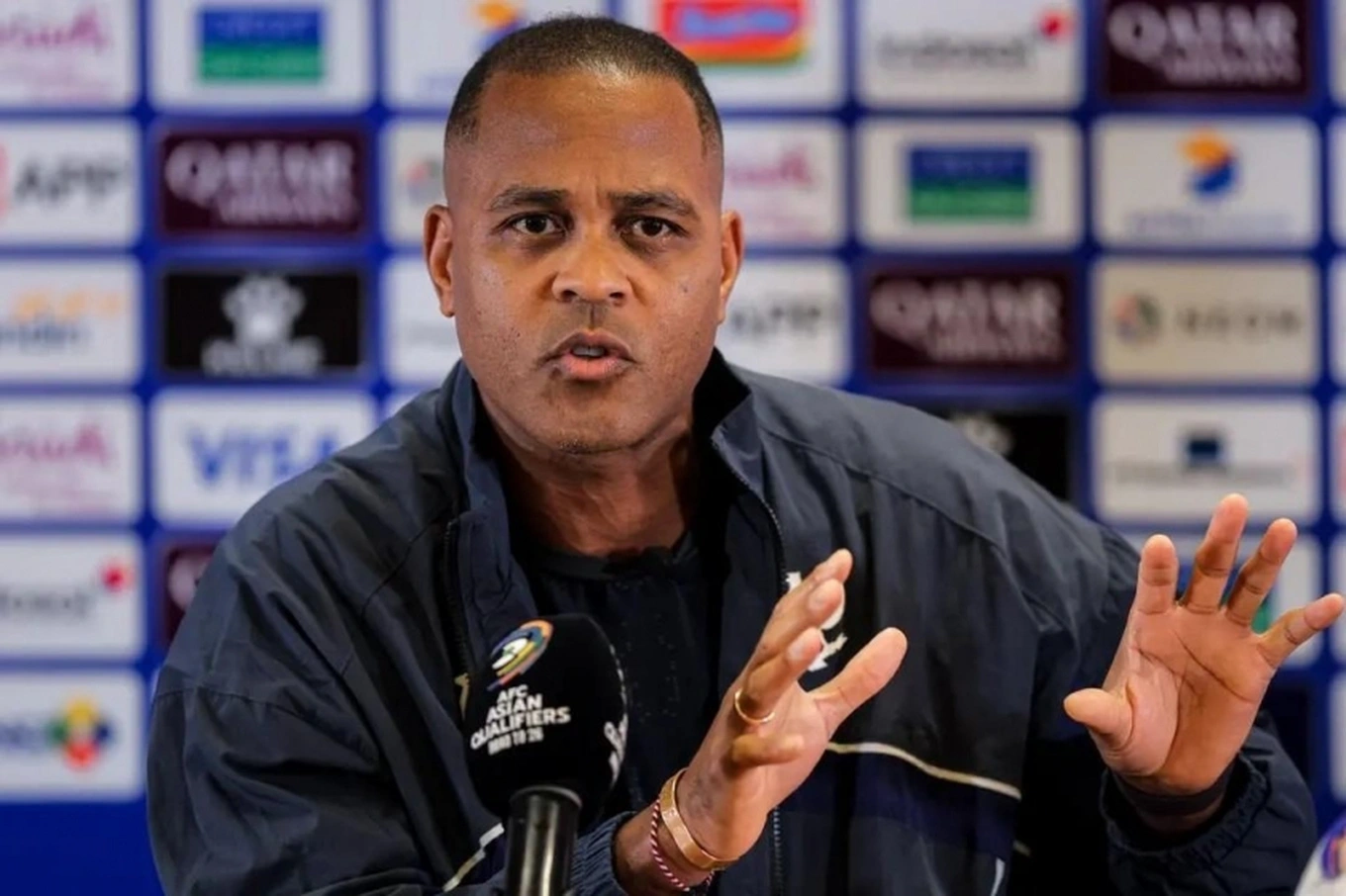 Thành tích tồi tệ của HLV Kluivert trước khi bị Indonesia sa thải