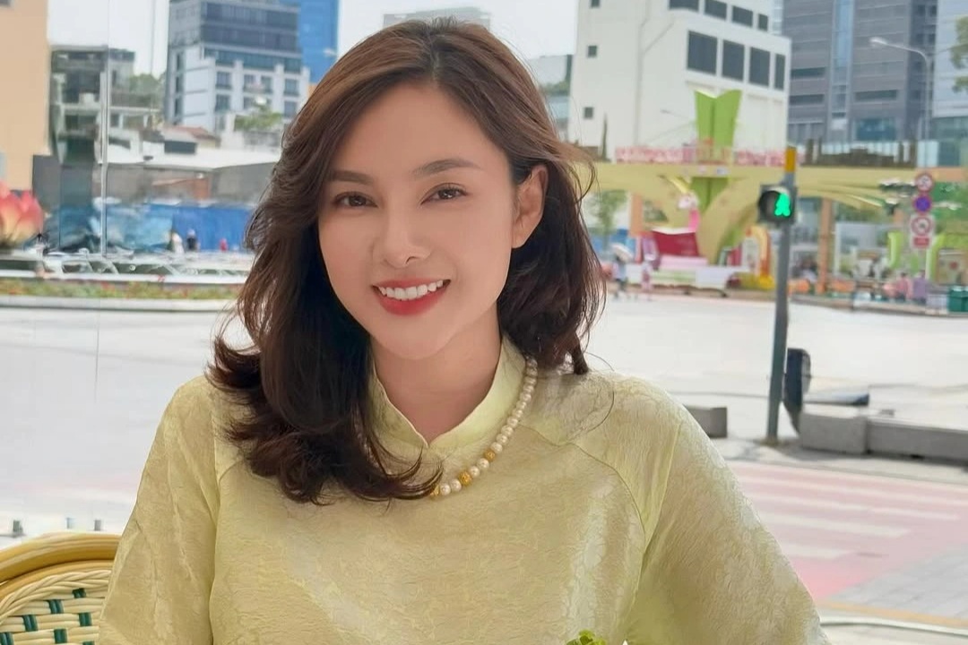 Lưu Hiền Trinh thu âm MV "Rực rỡ ngày mới", hé lộ về ông xã hơn 10 tuổi
