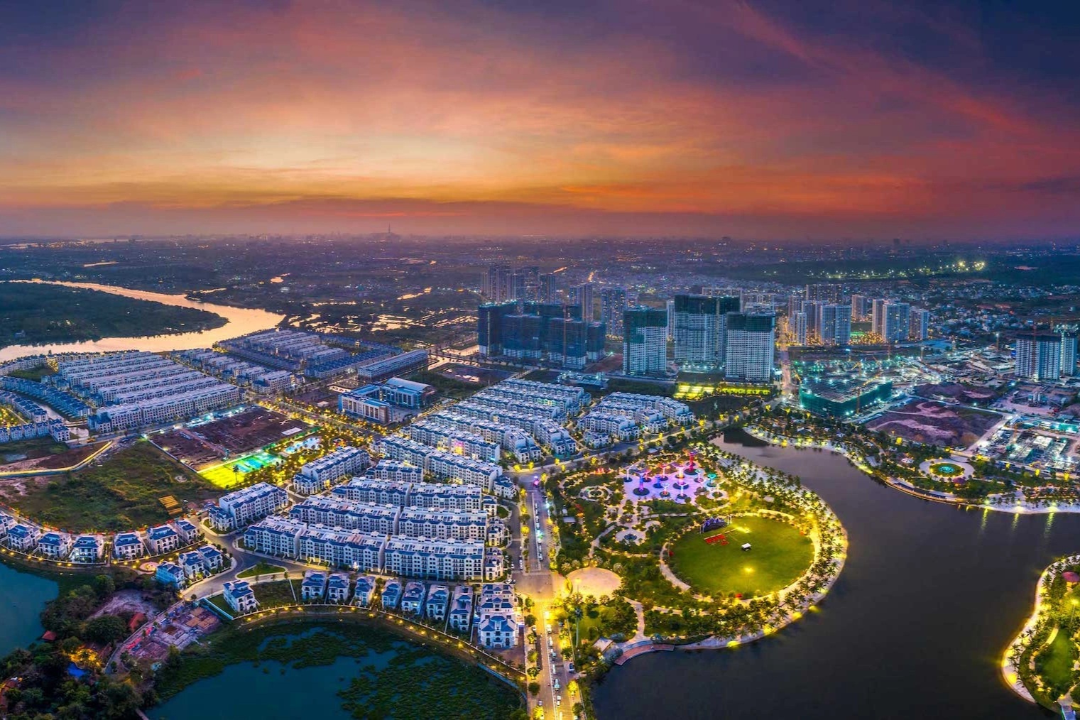 Vinhomes lần thứ 10 được Hubexo Asia Awards vinh danh là chủ đầu tư hàng đầu