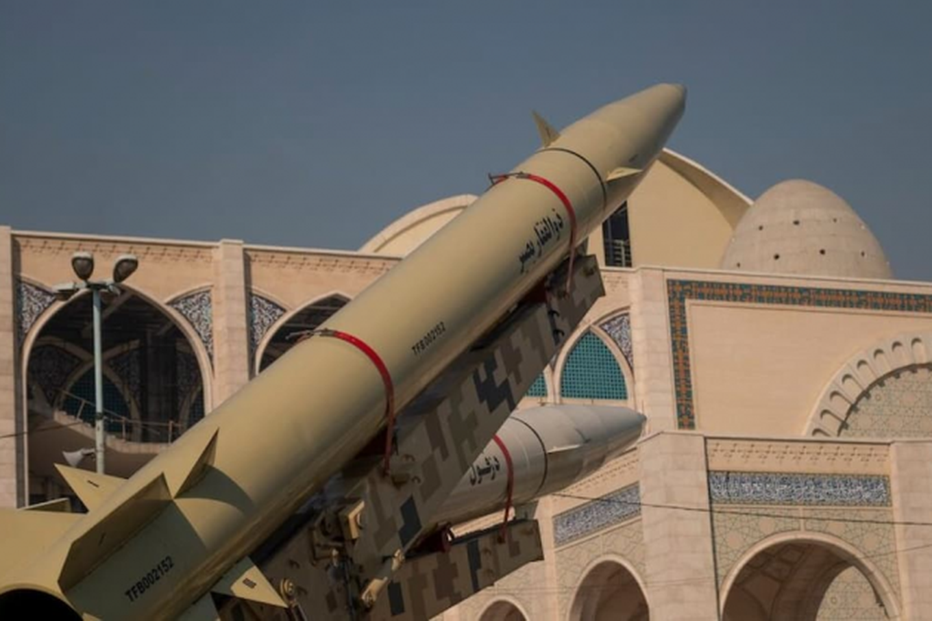 Nghị sĩ Iran kêu gọi Tehran phát triển vũ khí hạt nhân