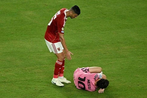 Inter Miami 0-0 Al Ahly (hiệp 1): Messi liên tục bị chơi xấu