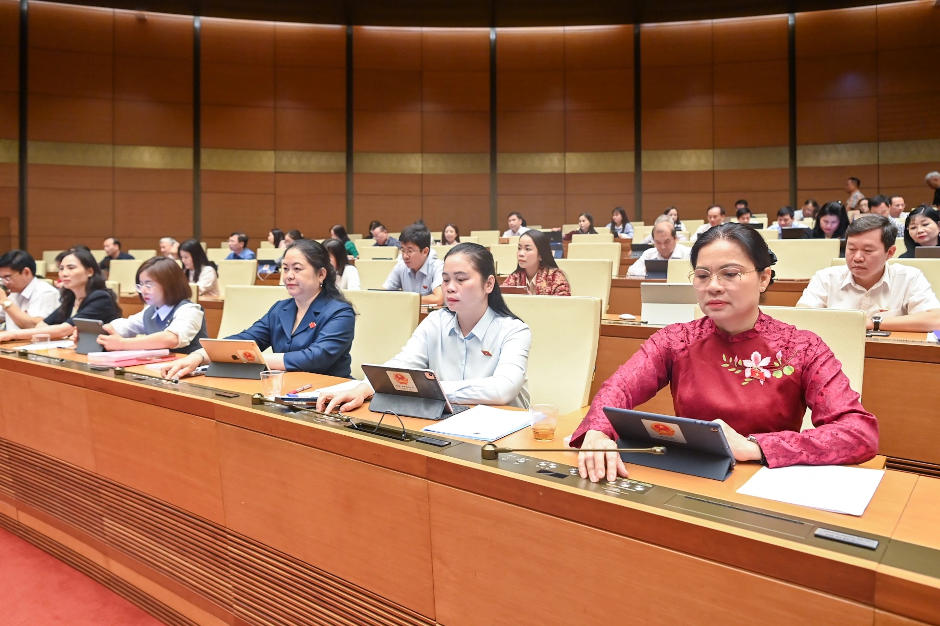 Quy định mới "siết" quảng cáo với người nổi tiếng