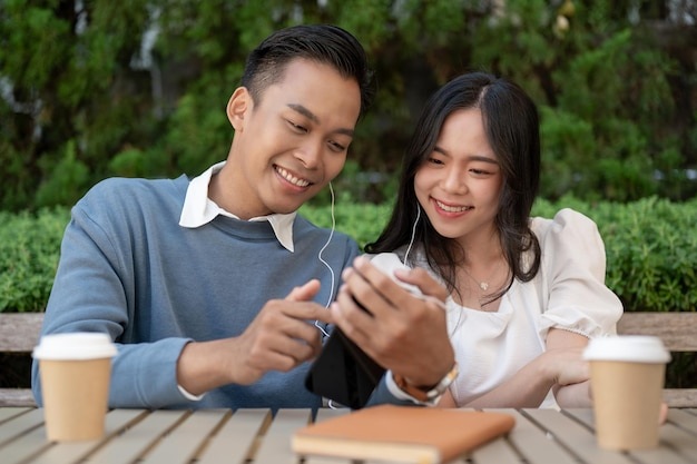 Sau khi gặp con riêng của bạn trai, tôi quyết "bỏ của chạy lấy người"