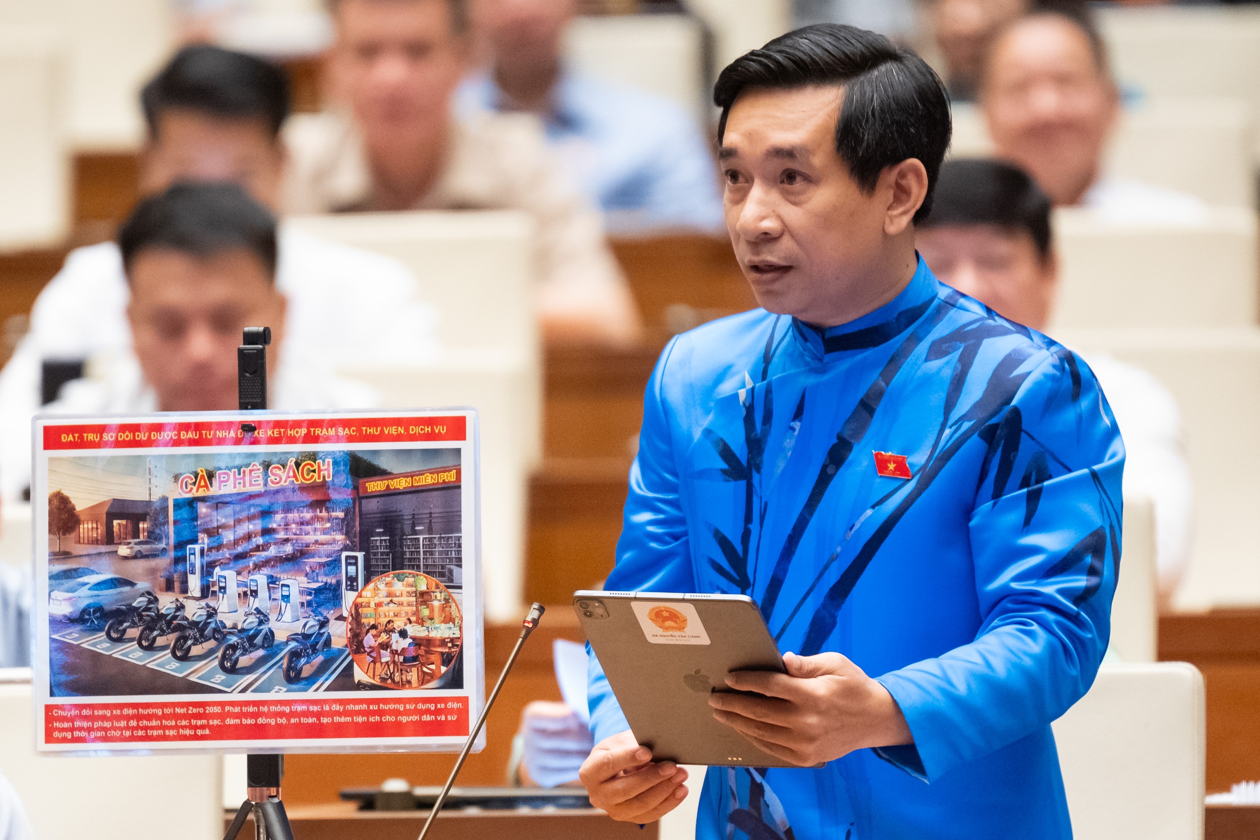Đề xuất dùng trụ sở dôi dư xây bãi đỗ xe thông minh, có nơi ngồi đọc sách