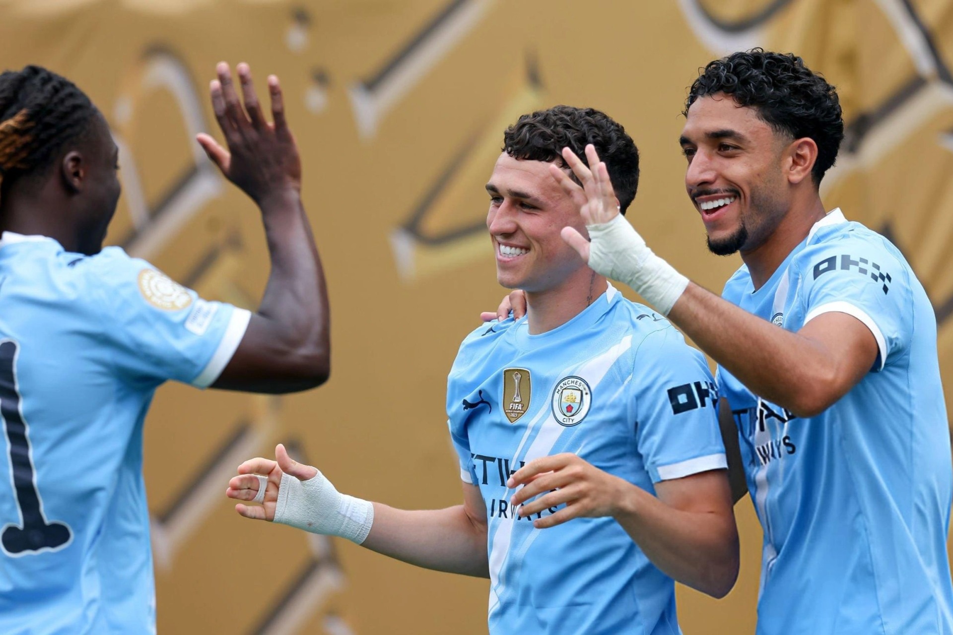 Foden tỏa sáng, Man City đánh bại đội bóng tới từ châu Phi