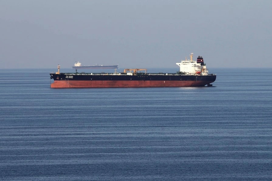 Nghị sĩ Iran cảnh báo kịch bản phong tỏa eo biển huyết mạch Hormuz