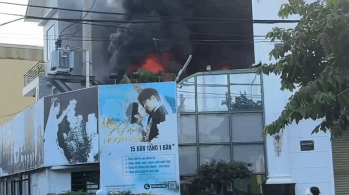 Cháy tại nhà hàng tiệc cưới ở TPHCM