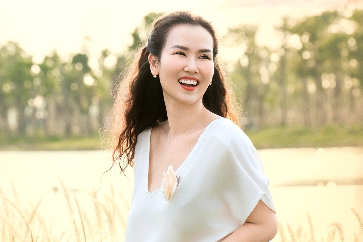 Võ Hạ Trâm hát "Rực rỡ ngày mới", sự nghiệp thăng hoa sau bản hit tỷ view