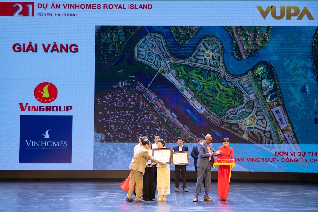 Vinhomes Royal Island nhận giải vàng về quy hoạch: Điểm đến mới của giới chuyên gia, nhà đầu tư