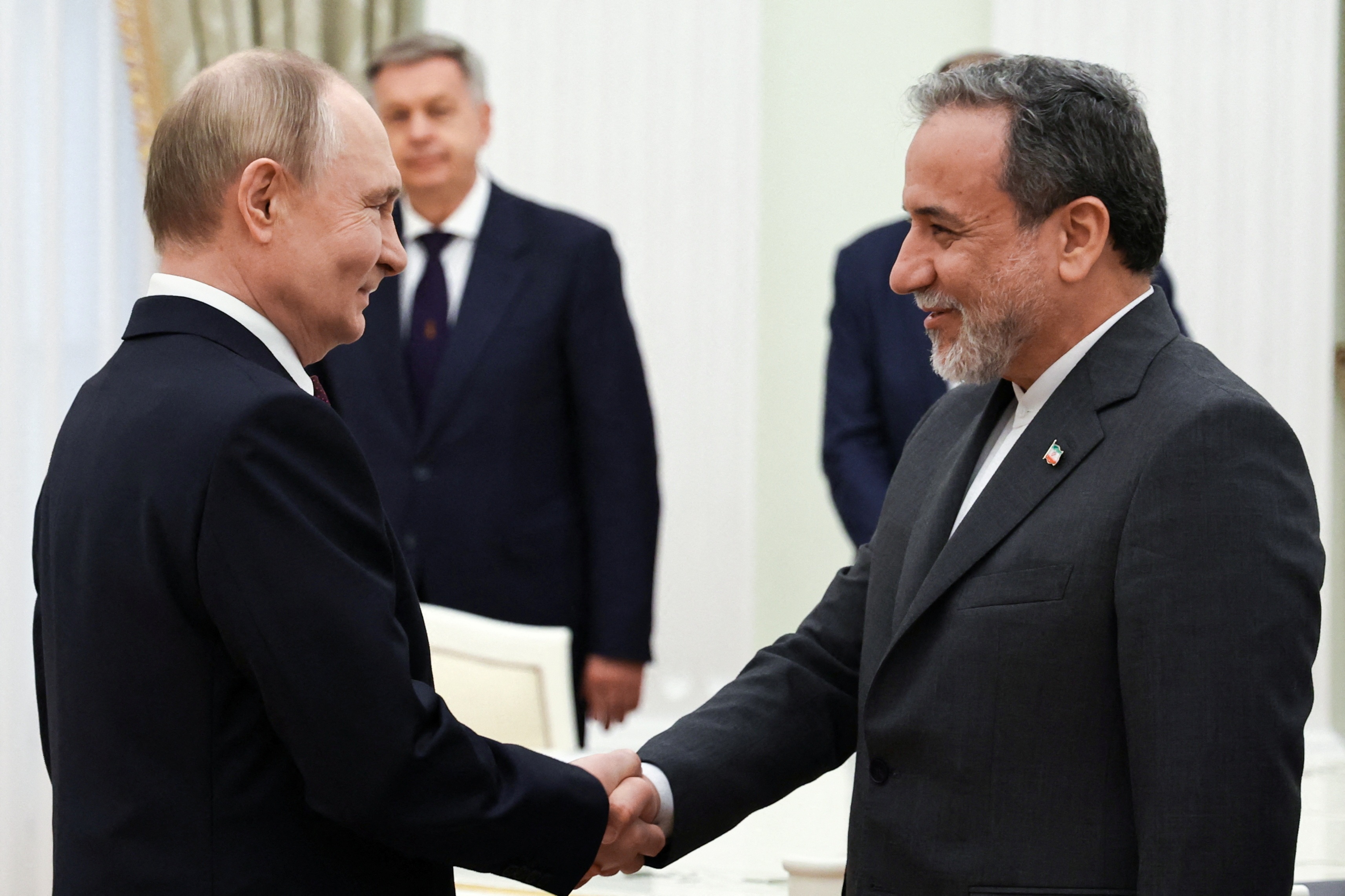 Phản ứng cứng rắn của ông Putin sau vụ không kích của Mỹ vào Iran