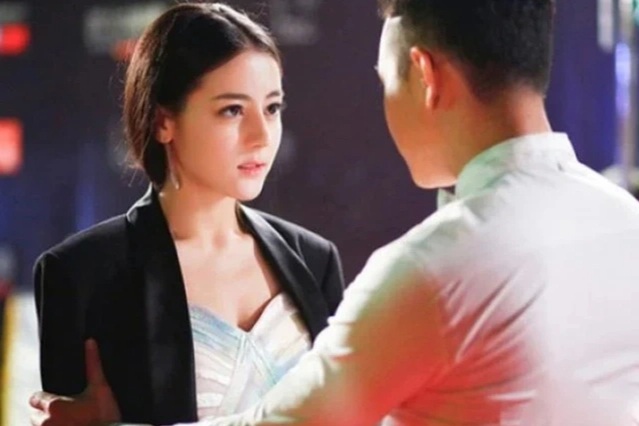 Ngoại tình với nữ nhân viên trẻ, tôi toát mồ hôi hột khi cô ấy nói một câu