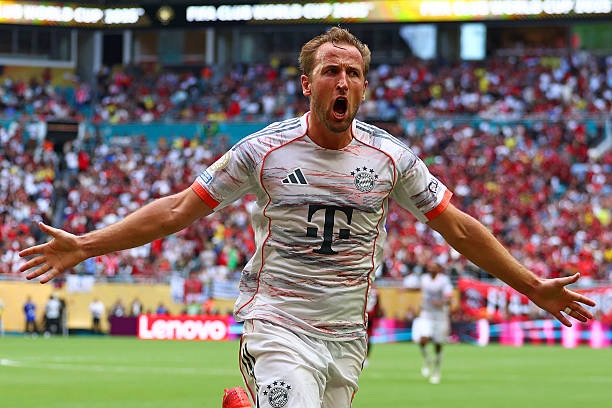 Harry Kane lập cú đúp, Bayern Munich gặp PSG ở tứ kết FIFA Club World Cup