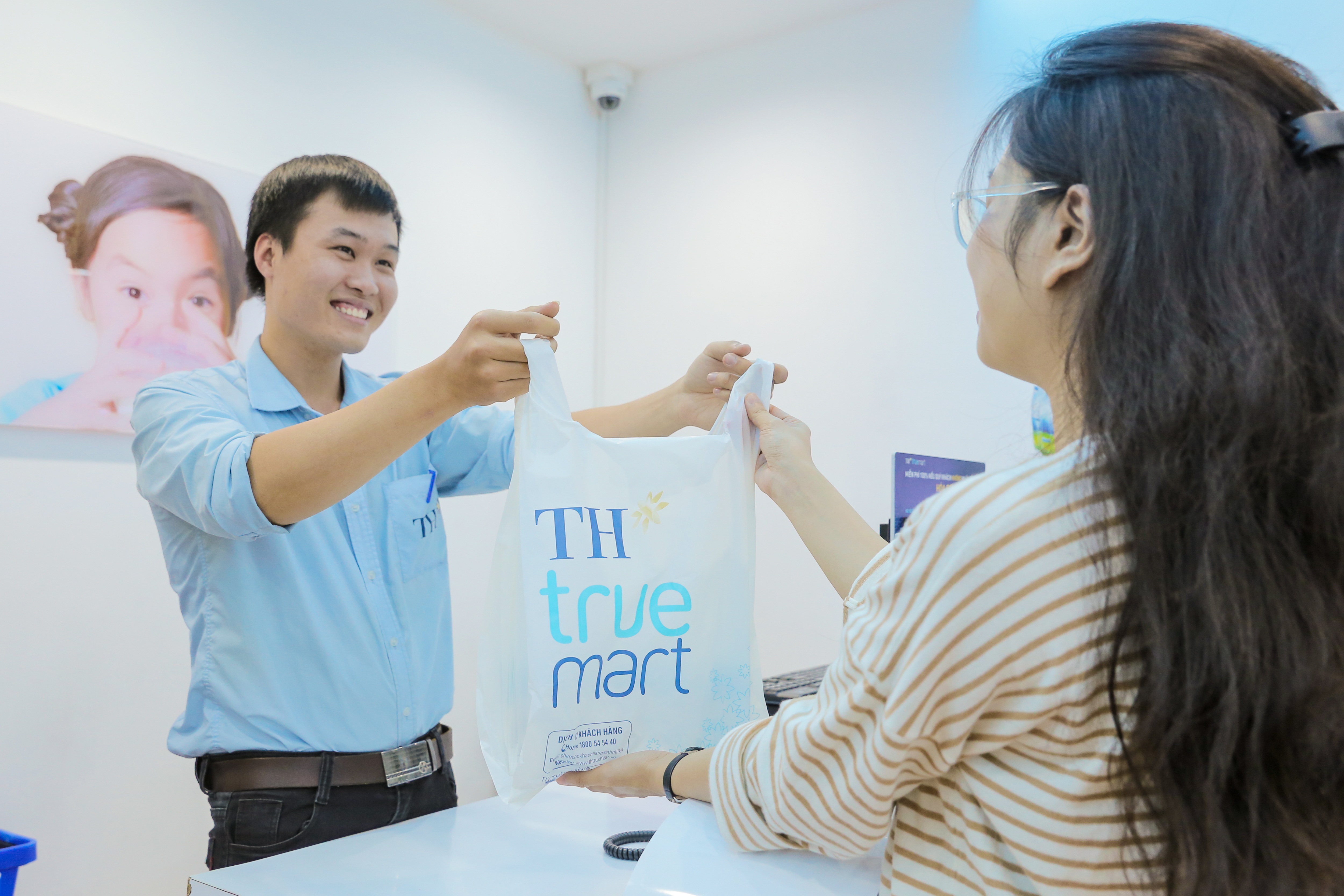 TH thúc đẩy tiêu dùng xanh với “Ngày không sử dụng túi ni-lông”