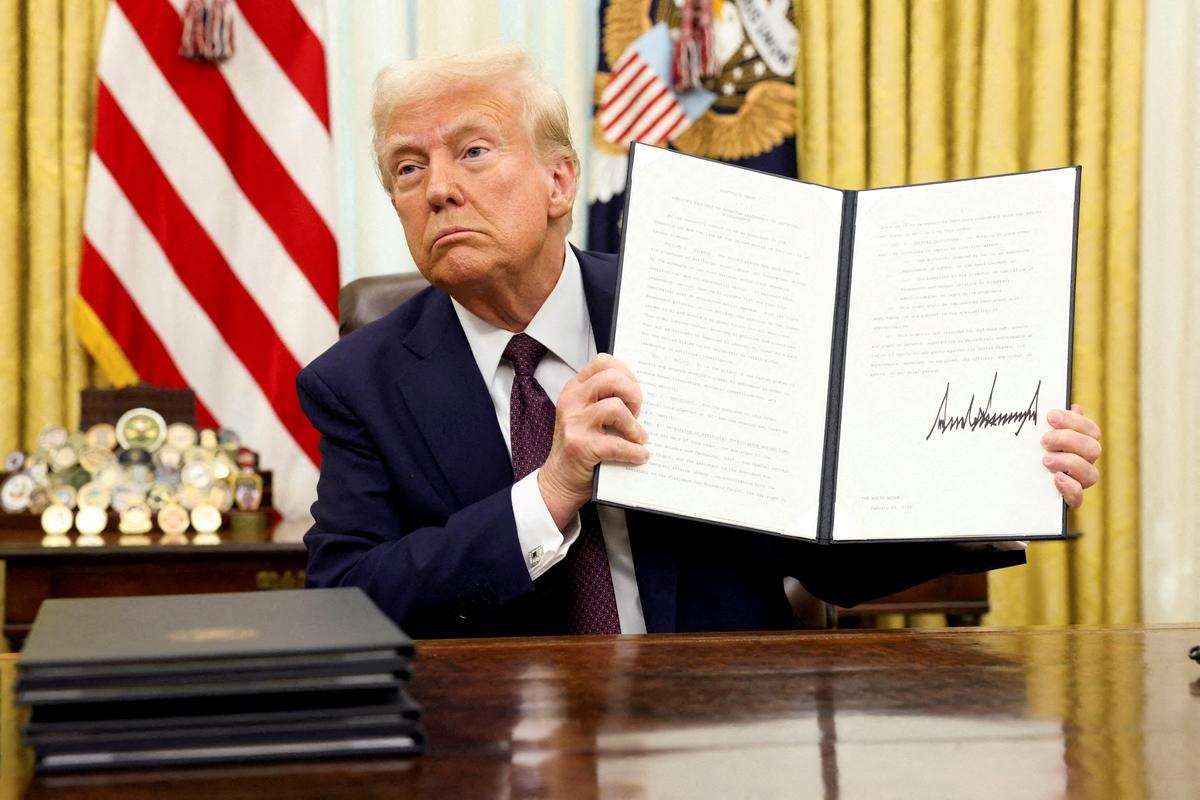Ông Trump ký sắc lệnh chấm dứt trừng phạt Syria sau 20 năm