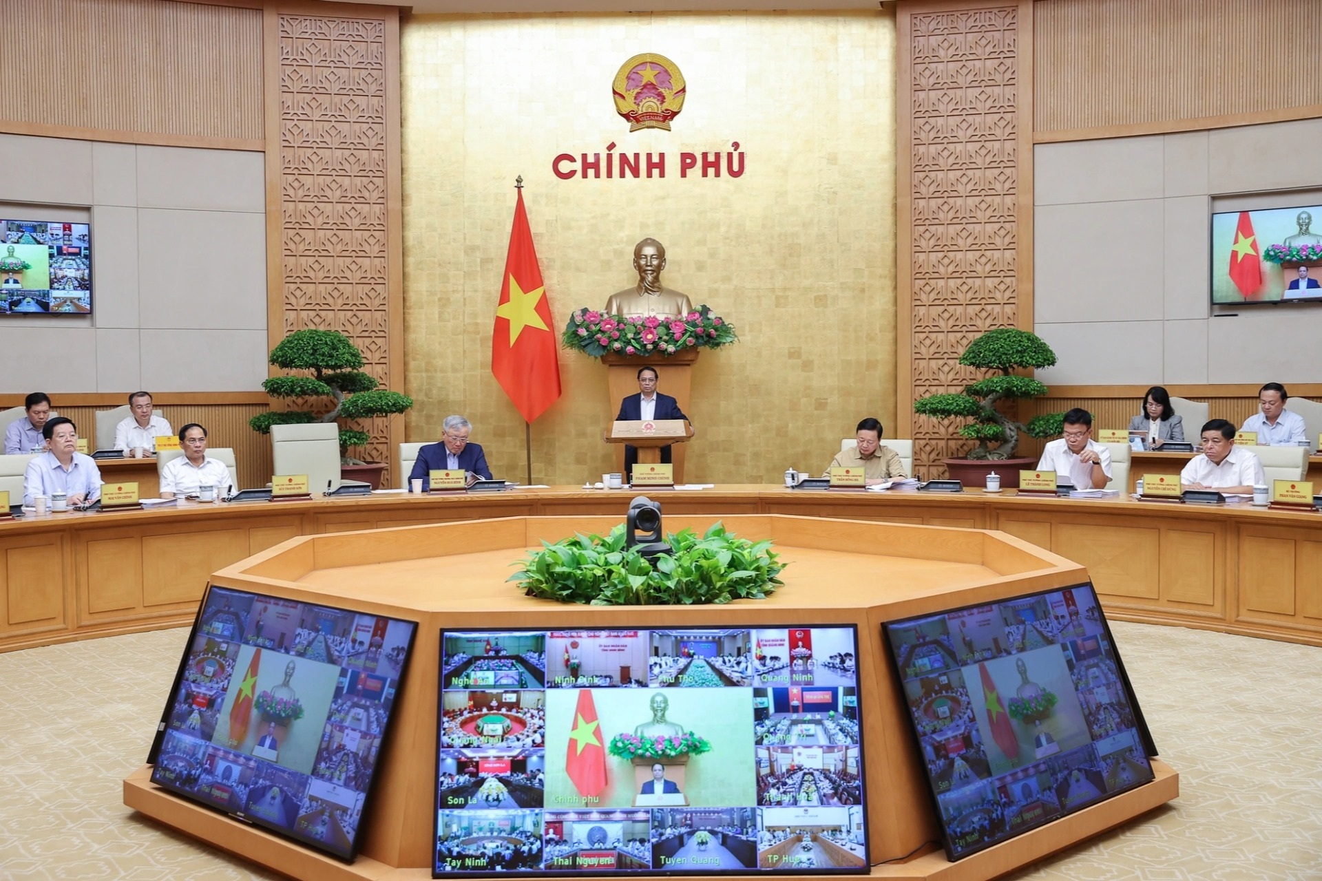 Hội nghị đầu tiên của Chính phủ với địa phương sau “sắp xếp lại giang sơn”