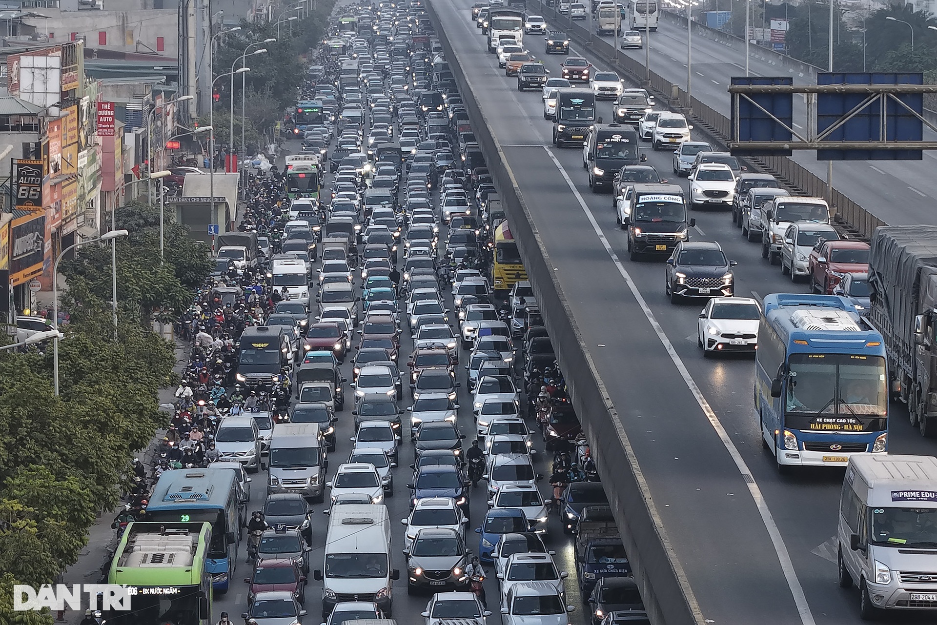 Bộ Xây dựng đề xuất áp tiêu chuẩn khí thải ô tô lưu hành theo khu vực