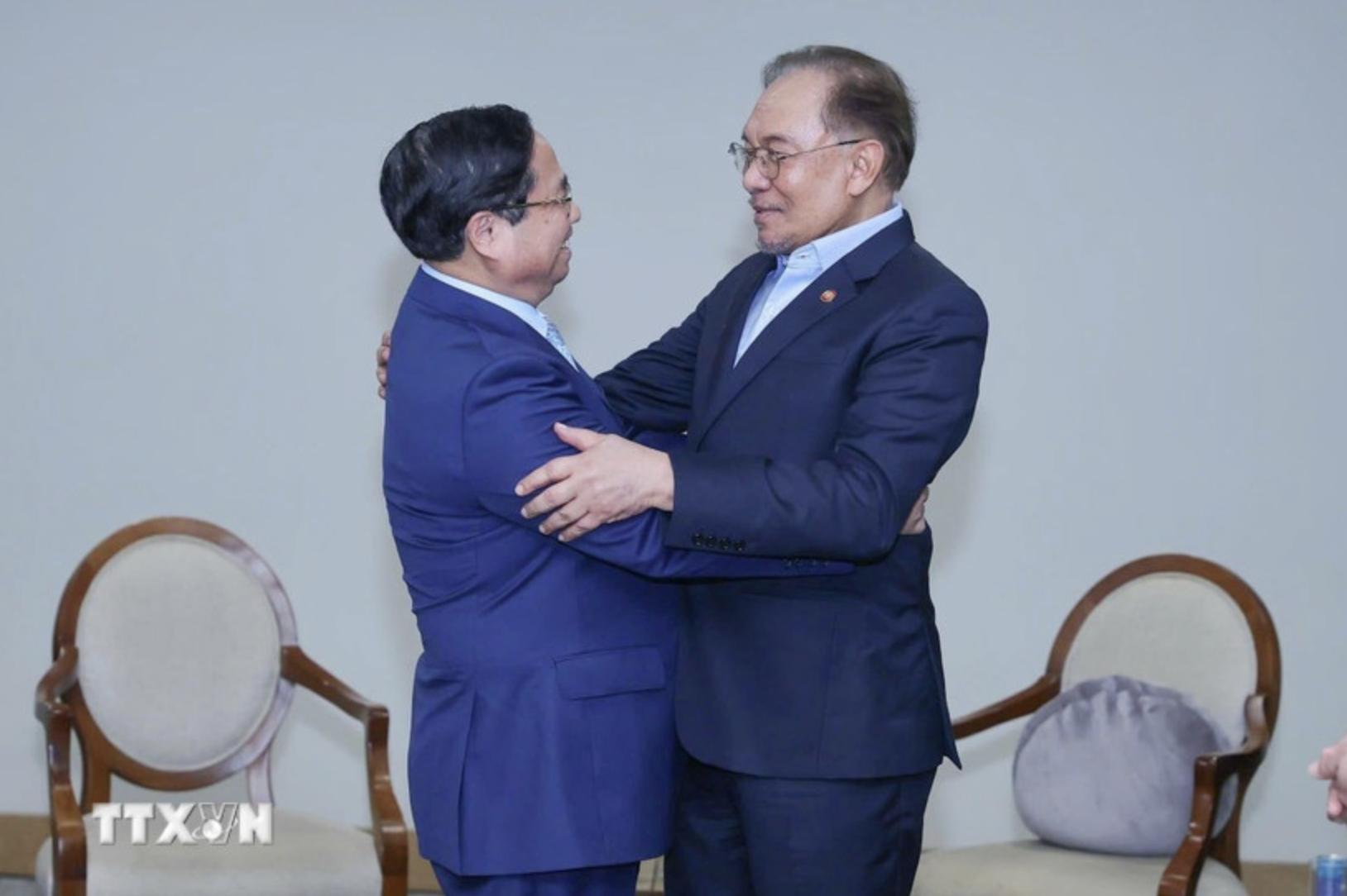 Thủ tướng Phạm Minh Chính gặp Thủ tướng Malaysia nhân hội nghị BRICS