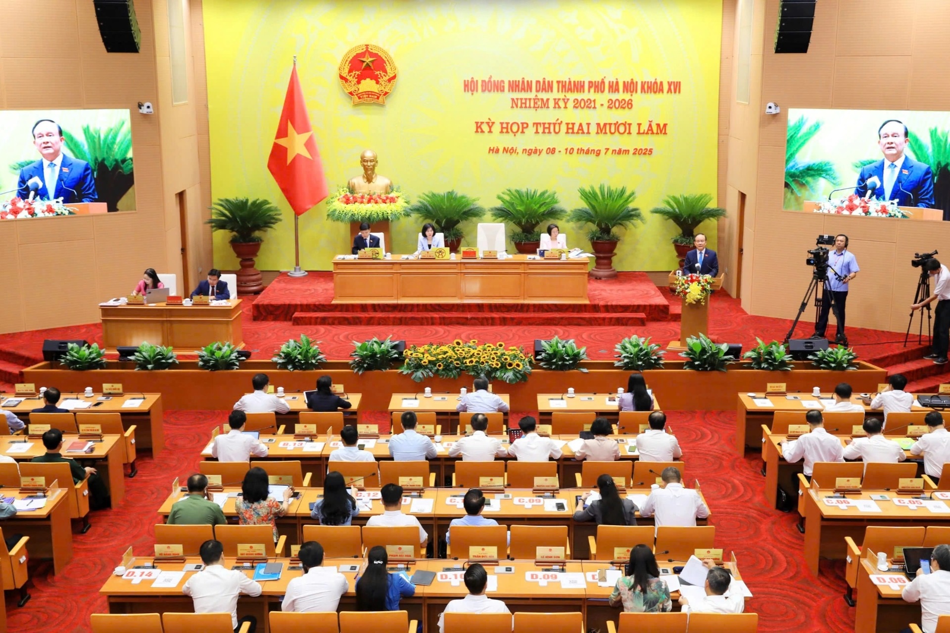 Hà Nội "chốt" hỗ trợ bữa ăn trưa cho học sinh, sẽ xây thêm nhiều cây cầu