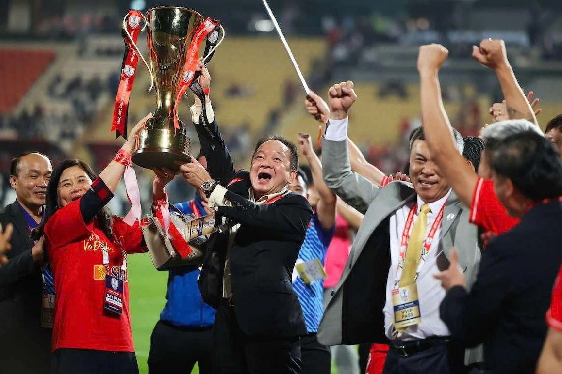 Sứ mệnh phụng sự của bầu Hiển