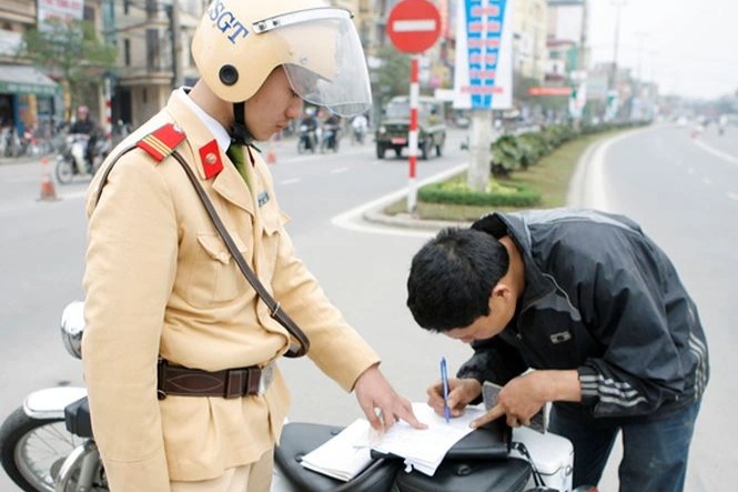 Trưởng công an xã được tịch thu phương tiện vi phạm hành chính