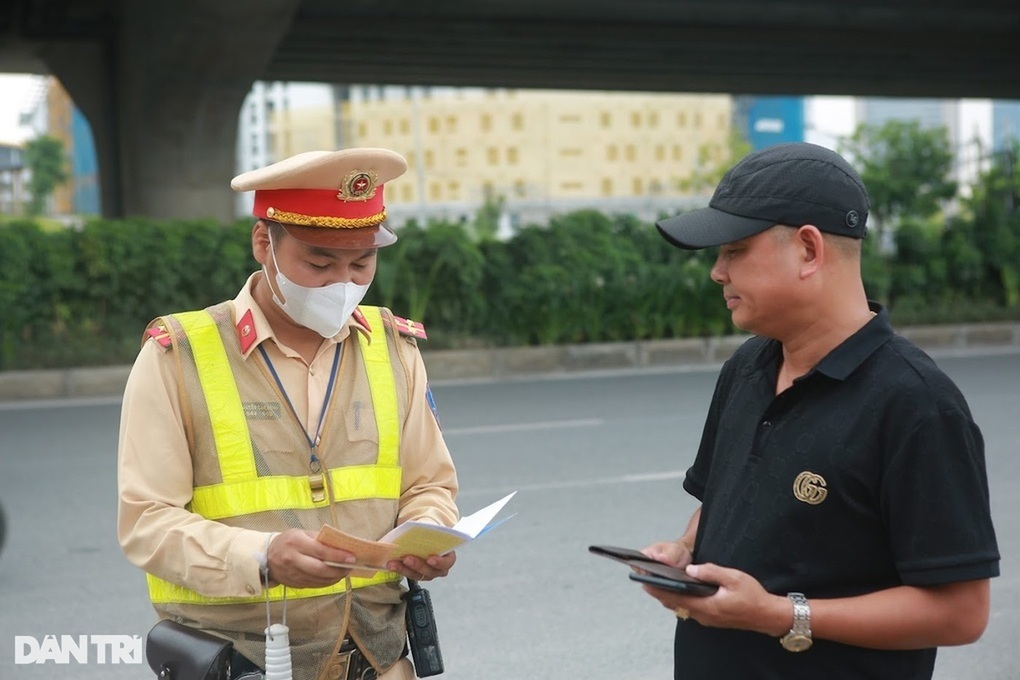 Vì sao VNeID chưa hiển thị thông tin GPLX khi người dân đã đỗ sát hạch?