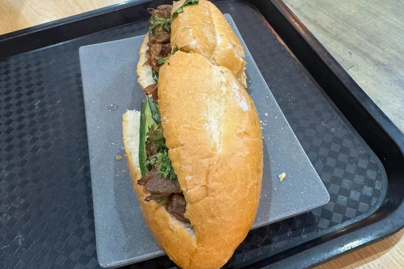 Cảng Hàng không Nội Bài nói về bánh mì 208.000 đồng: Kẹp thịt heo Brazil