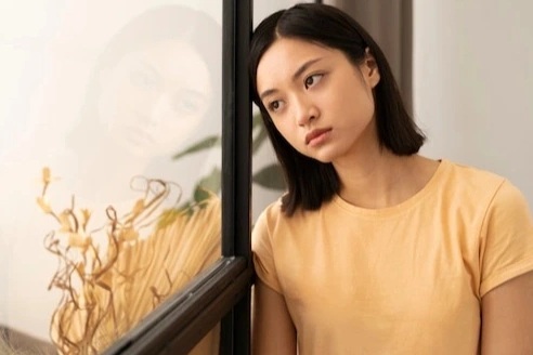 Nghe bạn trai trả lời điện thoại, tôi lập tức “bỏ của chạy lấy người”