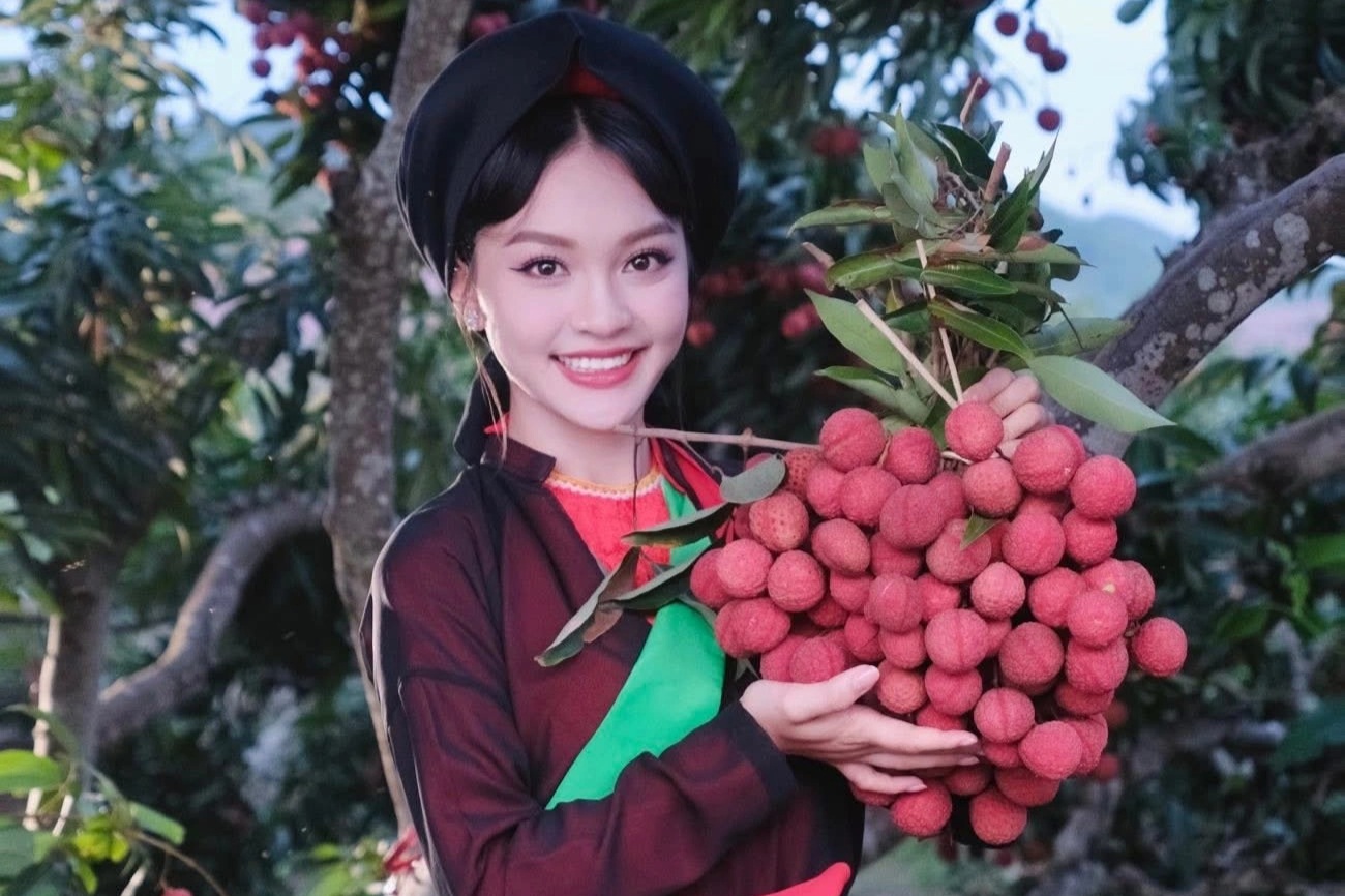 Minh Ngọc giành Cúp vàng âm nhạc châu Á với tiết mục mang màu sắc quan họ