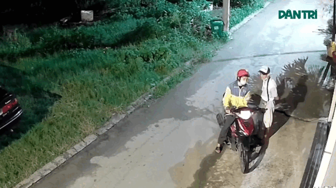 Thanh niên mặc áo xe ôm giật hơn 100 tờ vé số của người bệnh ở TPHCM