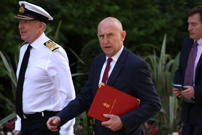 Anh đề xuất mở "chiến dịch 50 ngày" để trang bị vũ khí cho Ukraine