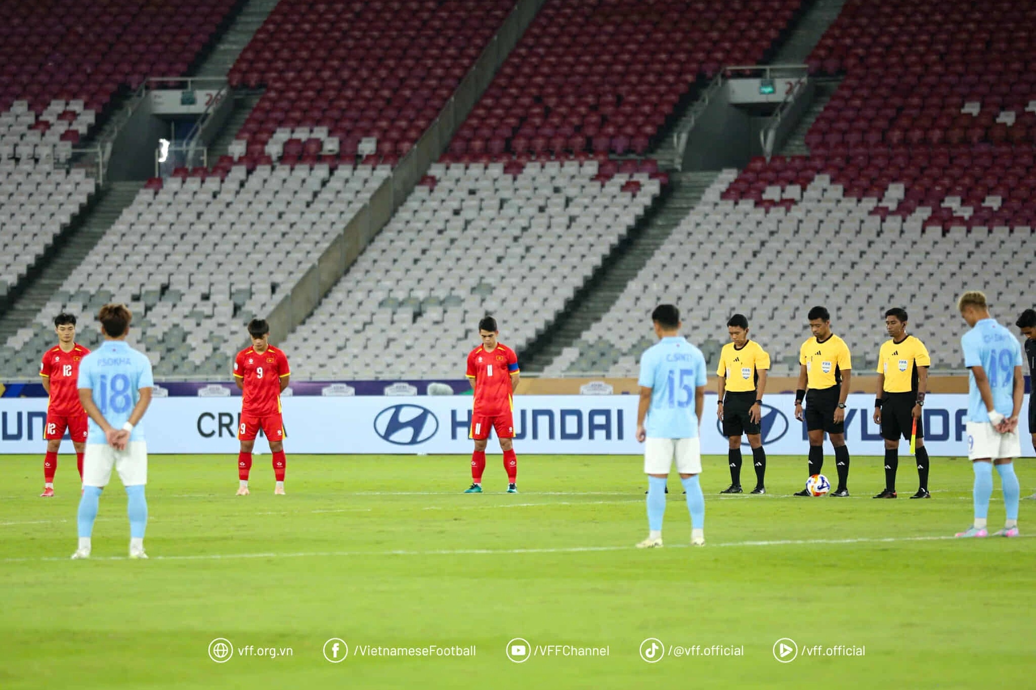 U23 Việt Nam 1-0 U23 Campuchia (hiệp 1): Lý Đức đánh đầu ghi bàn