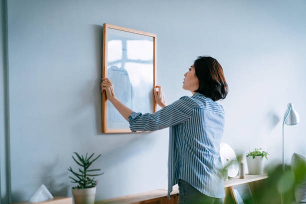 Mỗi lần nhìn bức ảnh trên tường nhà bạn trai, tôi lại muốn chia tay ngay