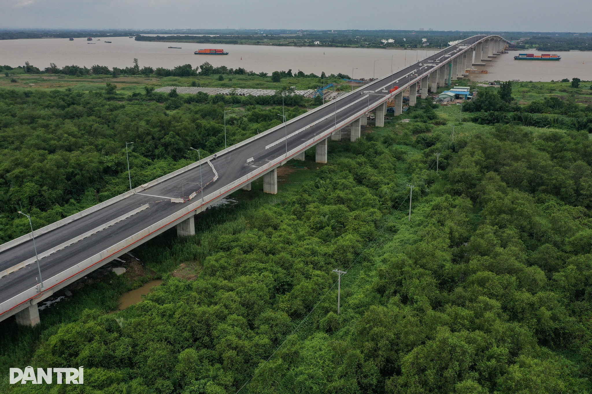 Cầu Nhơn Trạch - mắt xích trọng yếu Vành đai 3 TPHCM sắp thông xe