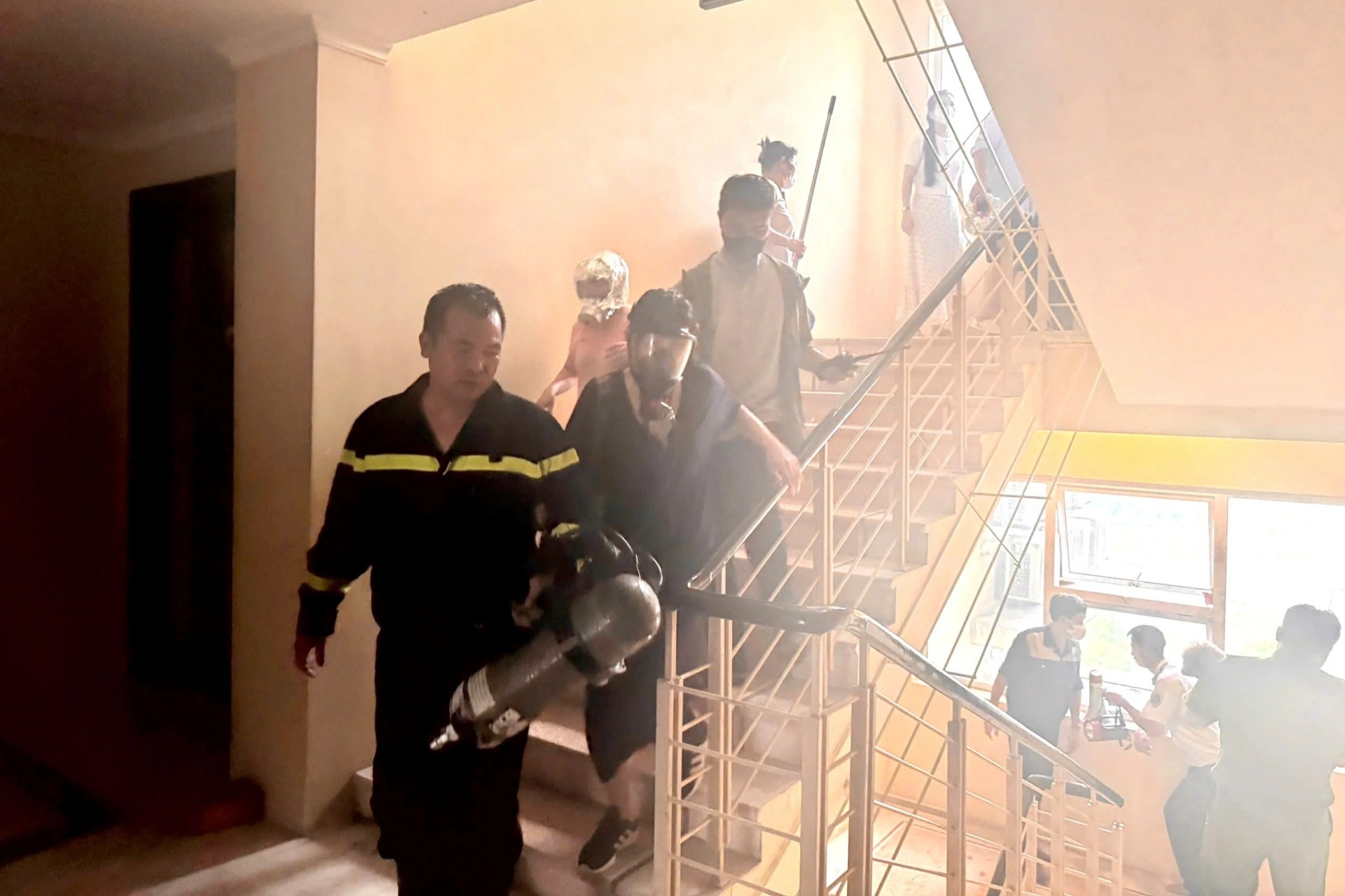 Cháy căn hộ trong khu đô thị Ciputra, 47 người thoát nạn