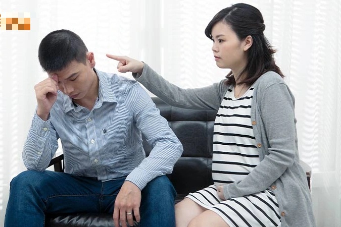 Mang bầu tháng cuối, tôi chết lặng khi biết chồng dương tính với HIV