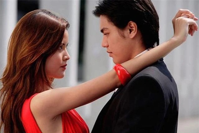 Bạn gái đưa hóa đơn 13 triệu đồng, tôi hỏi một câu mà bị "chặn số" ngay