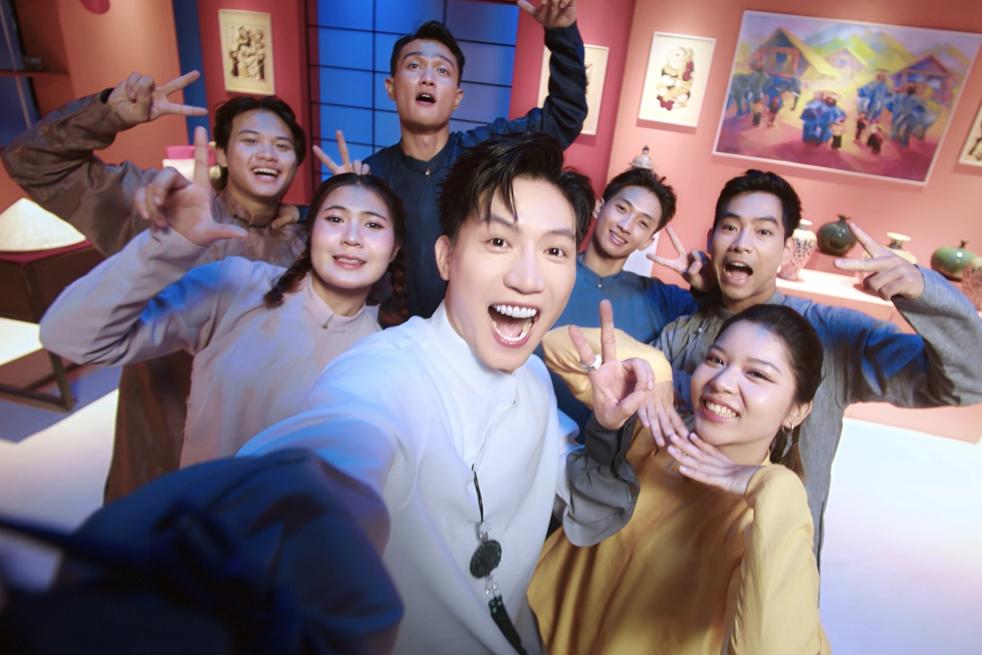 NAPAS kết hợp cùng Anh Tú và Bùi Công Nam ra mắt MV "Nhịp chạm Việt Nam"