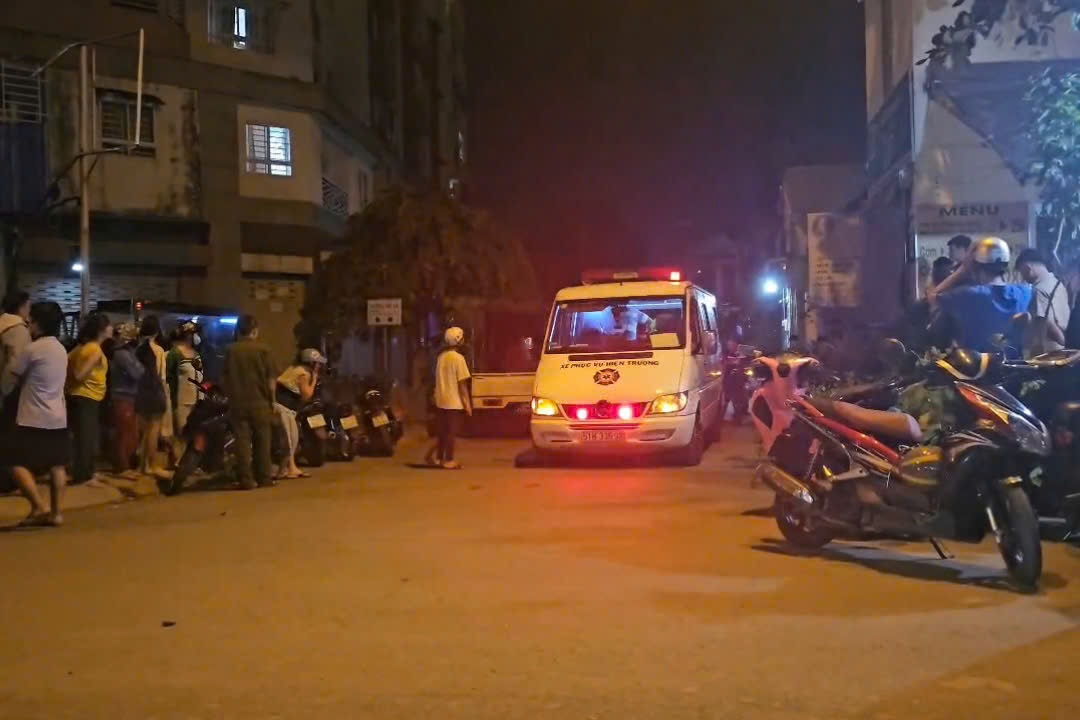 Nam sinh rơi từ tầng 10 chung cư ở TPHCM