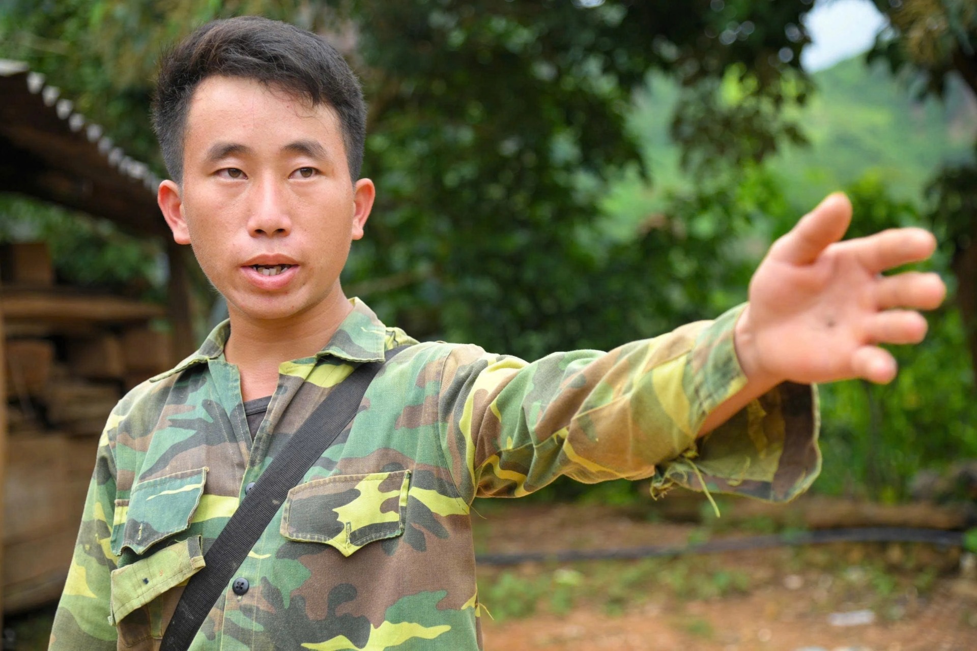 Quyết định dứt khoát của vị trưởng bản giúp gần 100 người thoát cơn lũ dữ