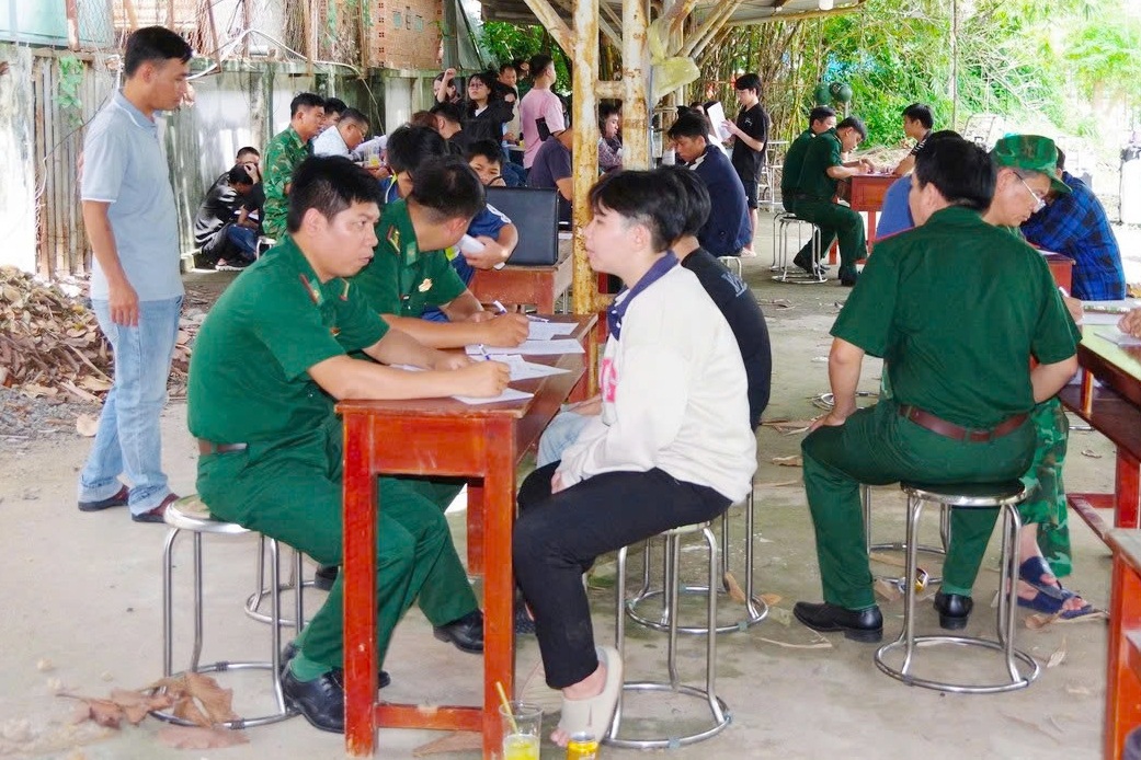 Bộ đội Biên phòng Tây Ninh giải cứu 8 người bị bán sang Campuchia