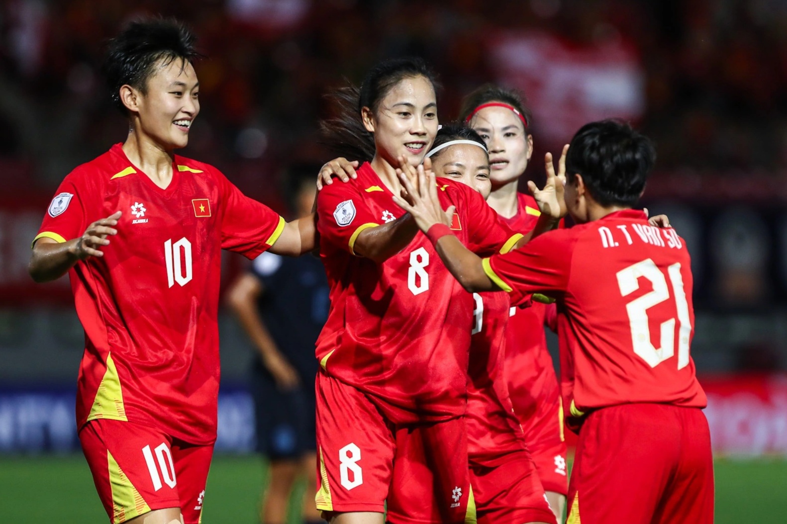 Đội tuyển nữ Việt Nam 2-0 Indonesia (hiệp 2): Thanh Nhã, Tuyết Dung vào sân