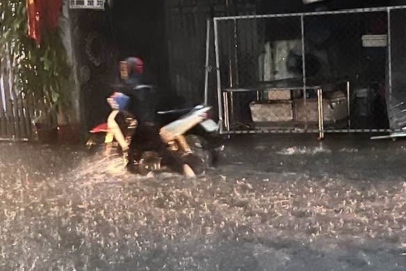 TPHCM mưa lớn tối cuối tuần