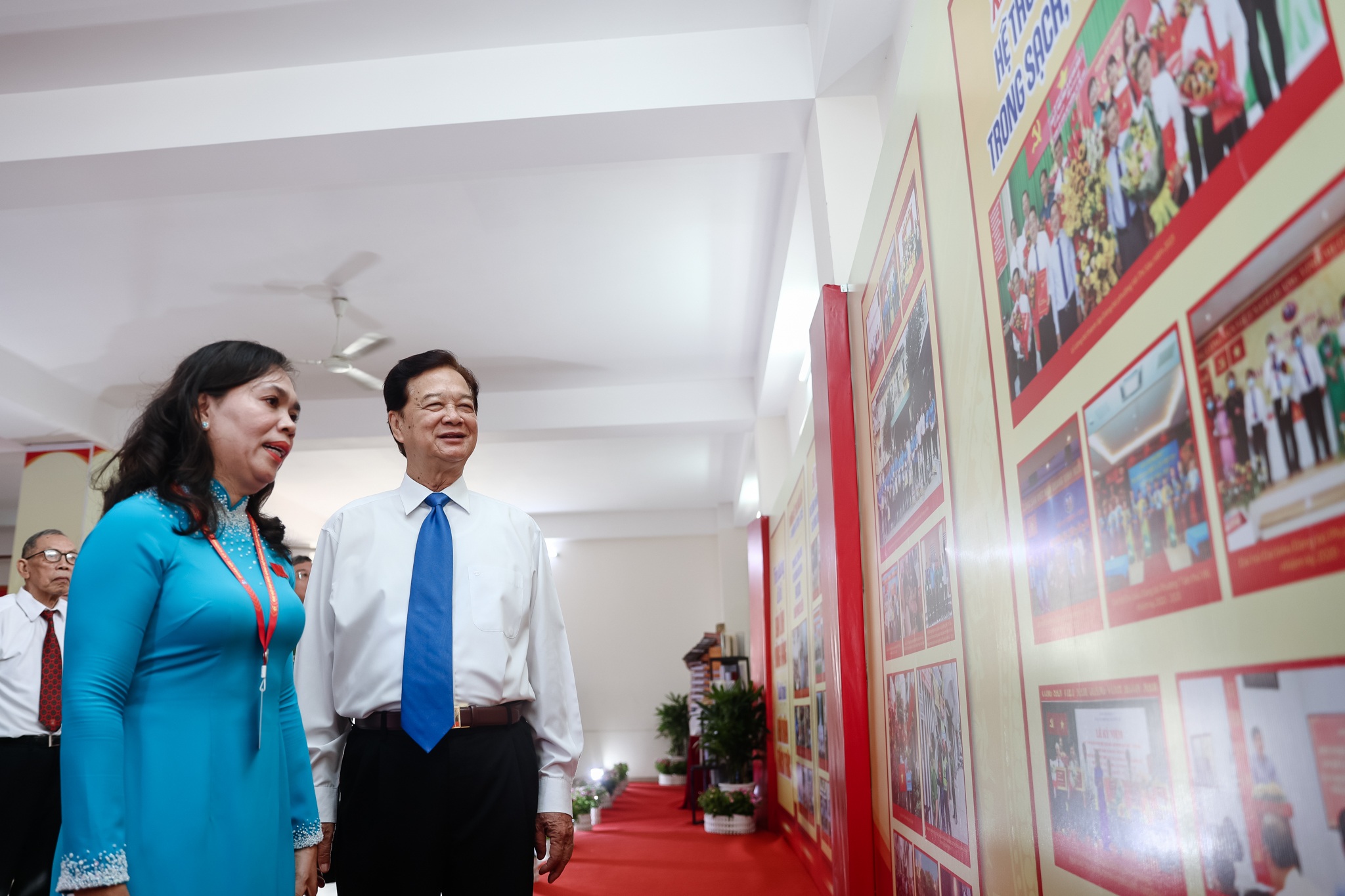 Nguyên Thủ tướng Nguyễn Tấn Dũng dự Đại hội Đảng bộ phường Xuân Hòa