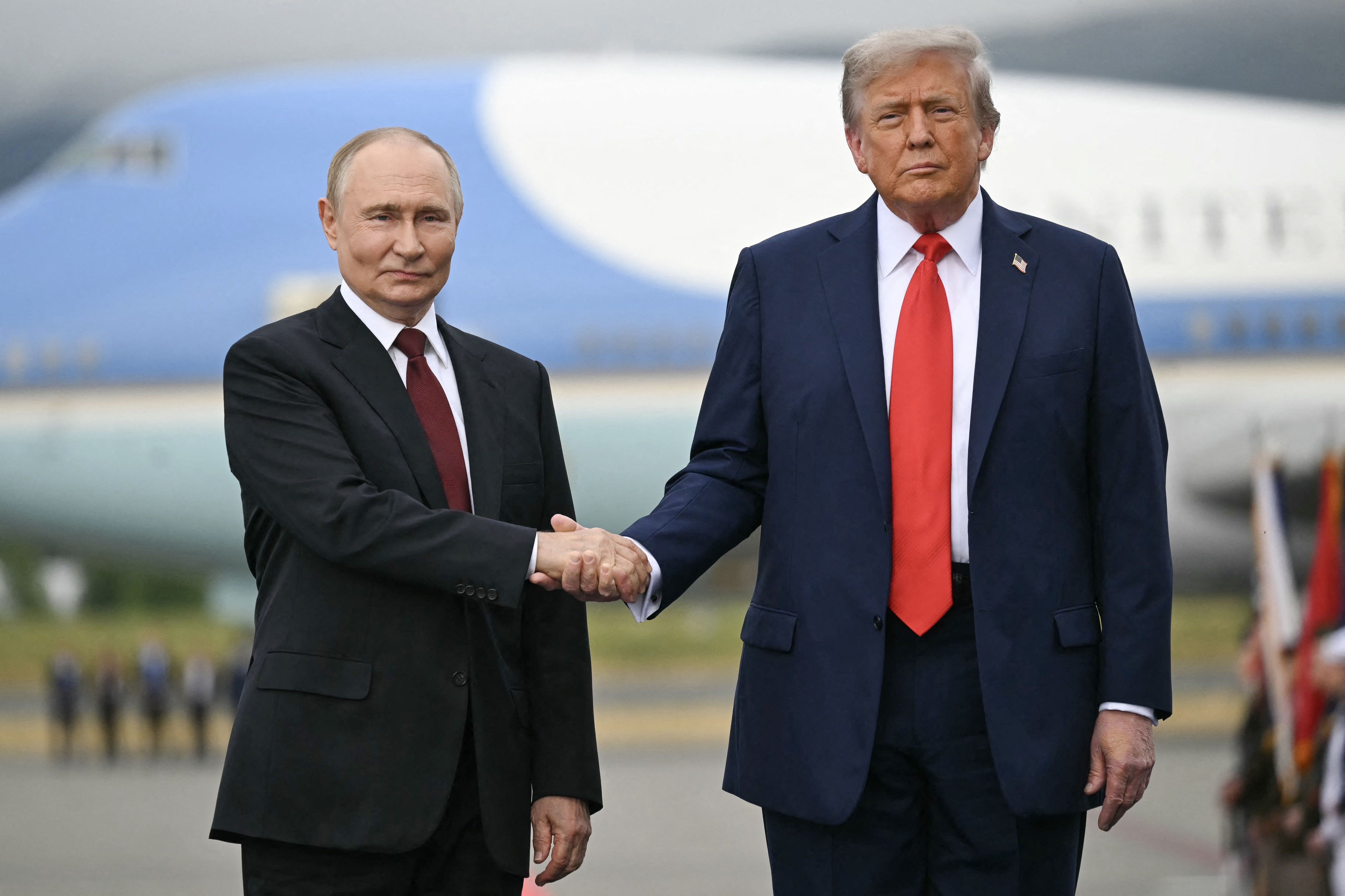 Ông Trump và ông Putin kết thúc 3 giờ họp kín, chuẩn bị họp báo chung