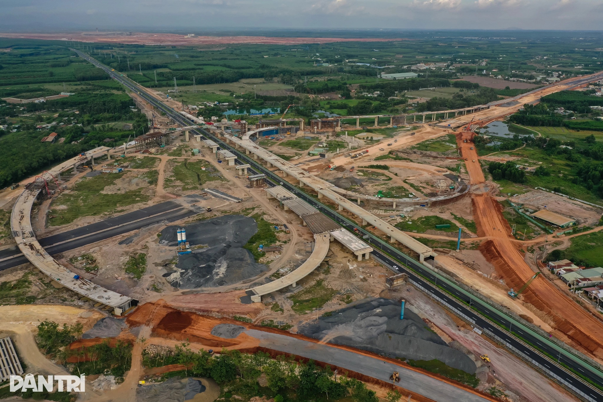 Hiện trạng tiến độ các tuyến đường kết nối sân bay Long Thành