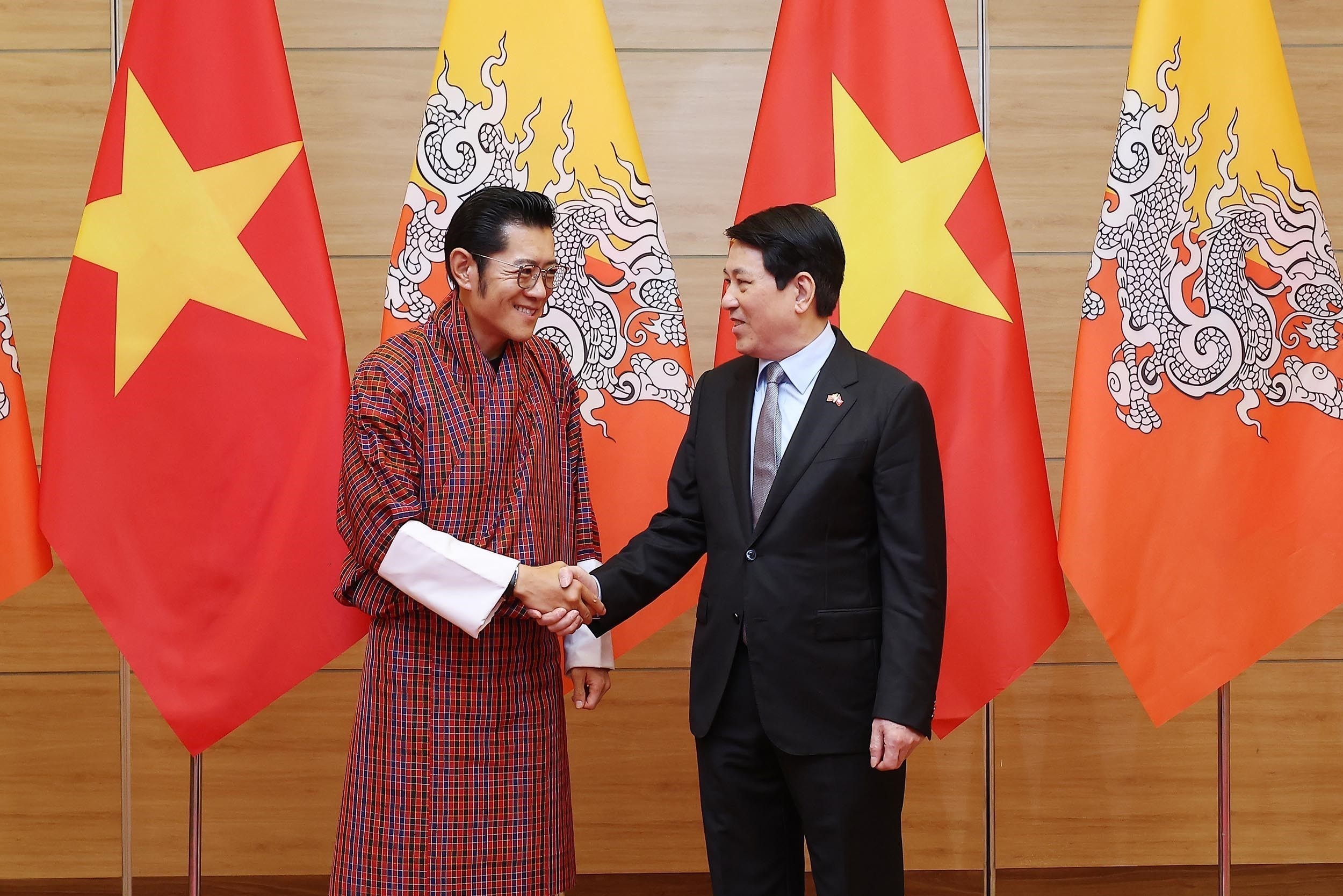 Chủ tịch nước Lương Cường chủ trì chiêu đãi cấp Nhà nước Quốc vương Bhutan