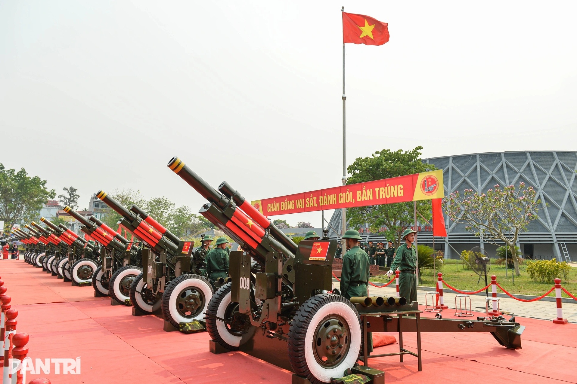 Công bố quyết định thành lập Bộ Tư lệnh Pháo binh - Tên lửa