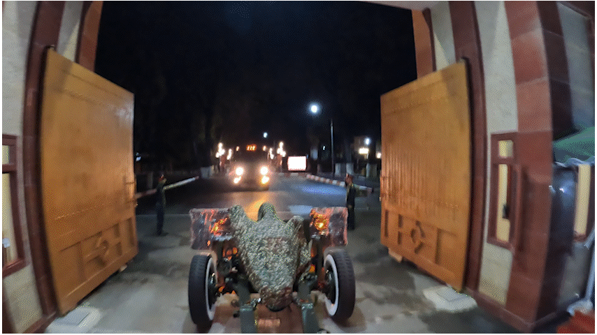 Dàn 15 khẩu pháo lễ 105mm cơ động vào Hà Nội, sẵn sàng cho nhiệm vụ A80